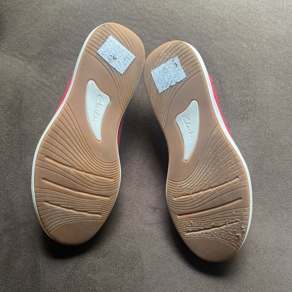 Clarks Red Flats Sporty Slip-On Loafers - Picture 6 of 6